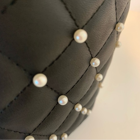 BADGLEY MISCHKA PHONE CROSSBODY NWT - Picture 3 of 4